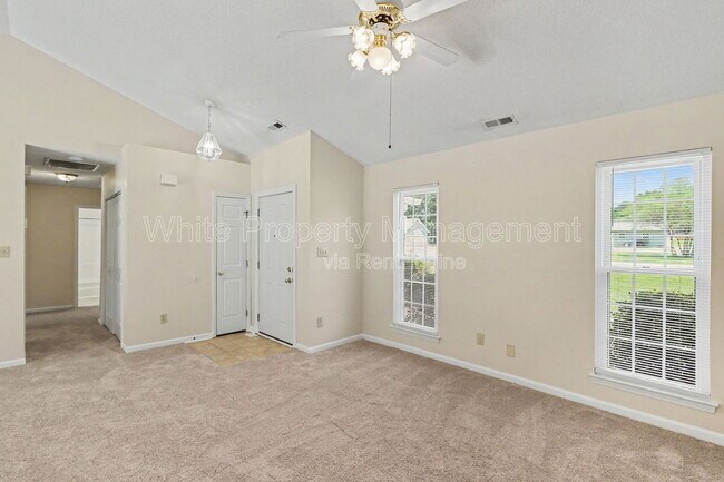 Foto del edificio - 4609 Falcon Chase Dr SW
