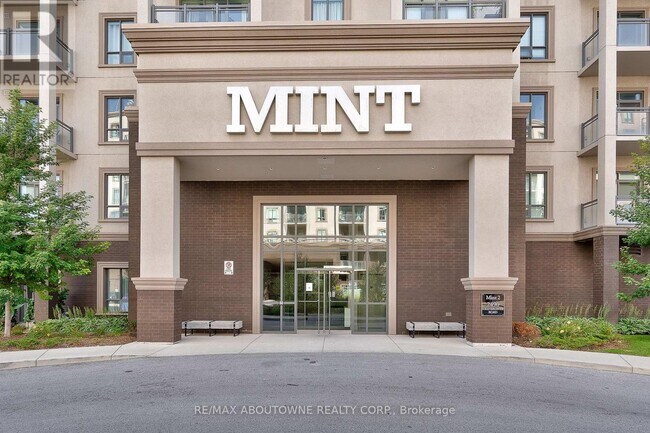 Photo du bâtiment - 2490 Old Bronte Rd