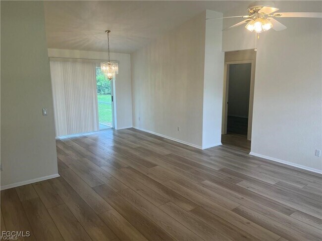 Foto del edificio - 2123 SE 8th St