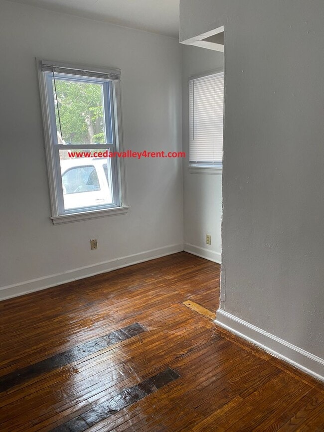 Building Photo - 727 Randolph St