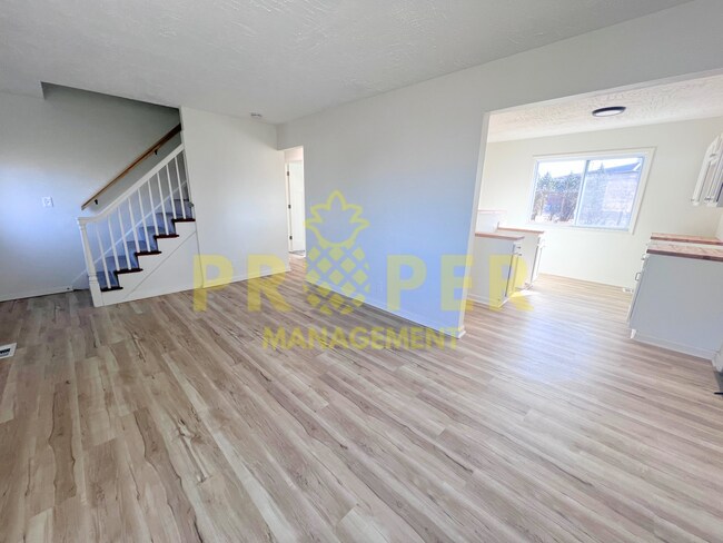 Foto del edificio - 4 bedrooms 1 bathrooms house for rent