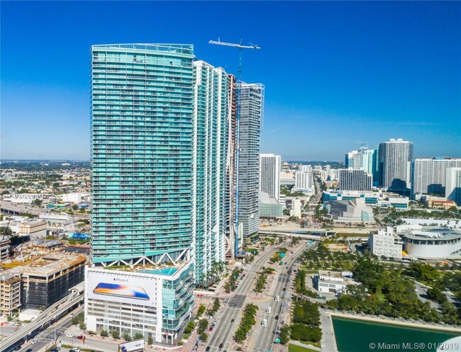 Foto del edificio - 888 Biscayne Blvd