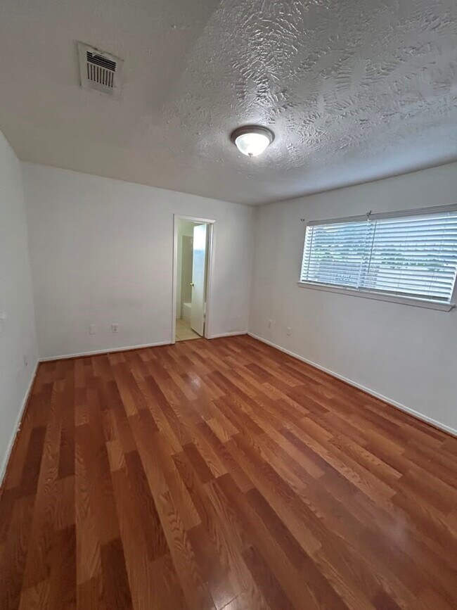 Foto del edificio - 6514 Summer Ridge Dr