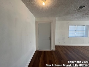 Building Photo - 401 Riverdale Dr
