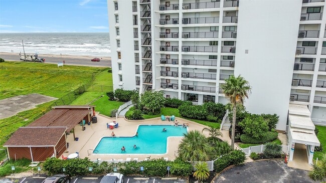 Building Photo - 7310 Seawall Blvd