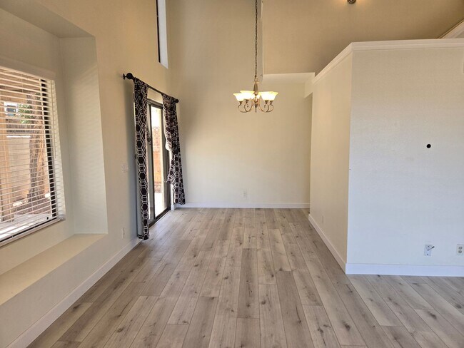 Building Photo - 1532 Granite Hills Dr