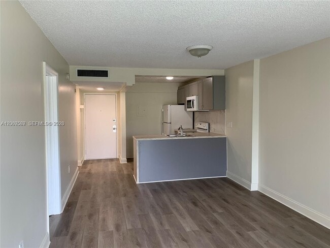 Foto del edificio - 16465 NE 22nd Ave