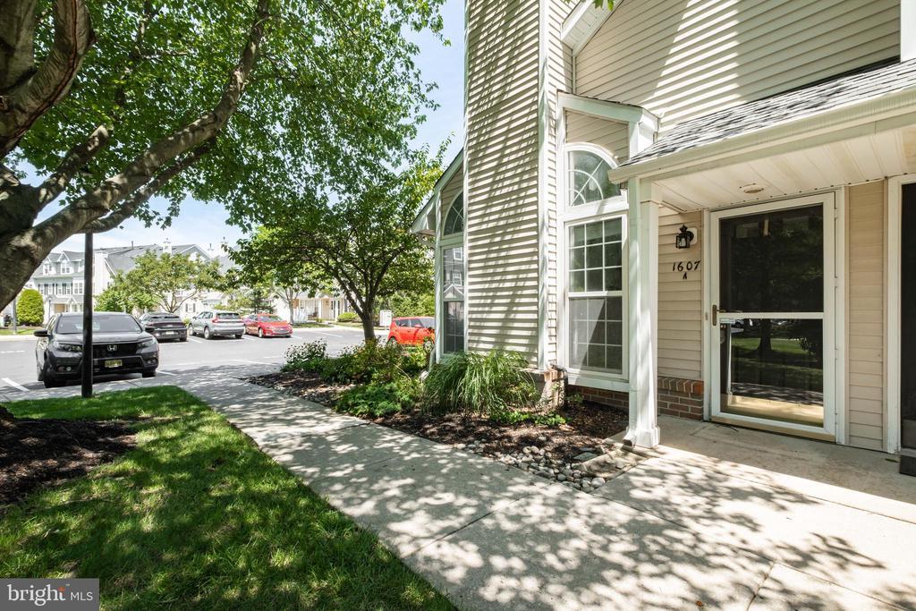 Primary Photo - 1607 Saxony Dr