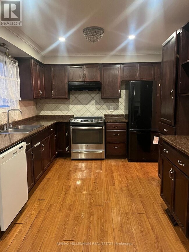 Photo du bâtiment - 18 Junewood Crescent