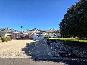 Building Photo - 2400 Gwen Dr