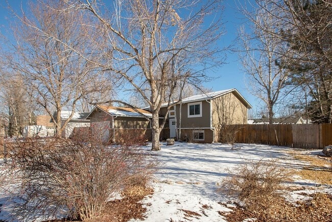 Building Photo - Charming 3-Bedroom Home on a Spacious Corn...