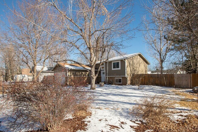 Foto del edificio - Charming 3-Bedroom Home on a Spacious Corn...