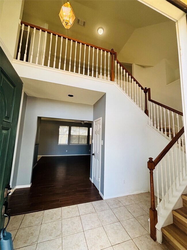 Building Photo - 4019 Mission Valley Dr