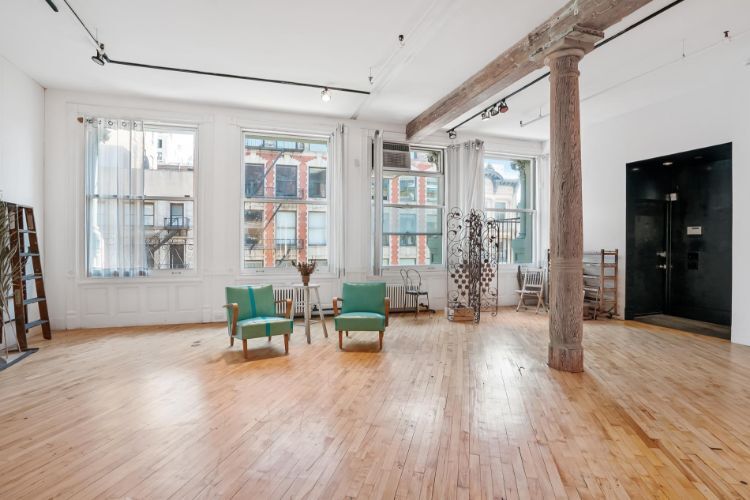 Primary Photo - 515 Broadway
