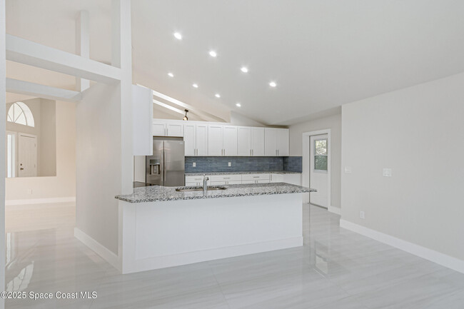 Building Photo - 1885 Fox Bay Dr