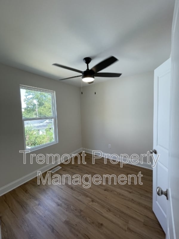 Foto del edificio - 1310 E 36th St