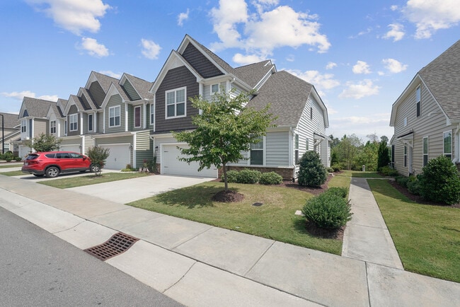 Photo - 322 Acorn Hollow Pl House