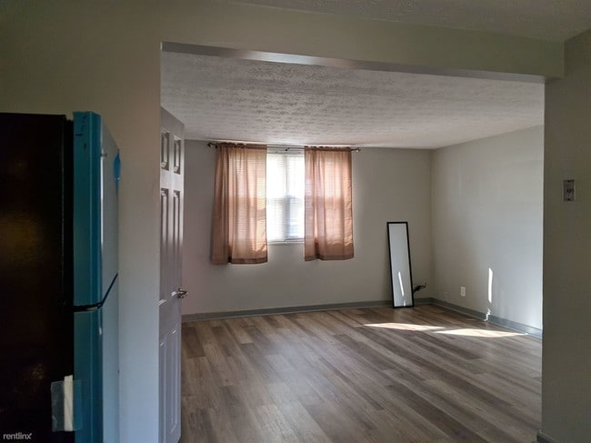 Building Photo - 2 br, 1 bath  - 353 Lasalle St B