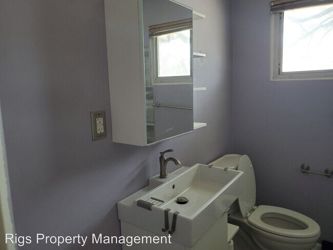 Building Photo - 3 br, 1 bath House - 1620 SW 70th Terr