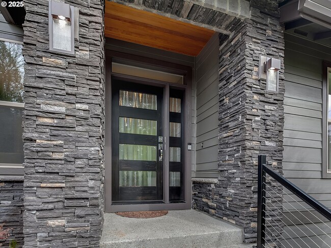 Building Photo - 9709 SW West Haven Dr