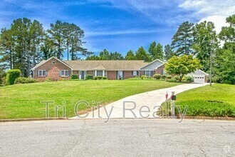 Building Photo - 630 Hawthorne Pl