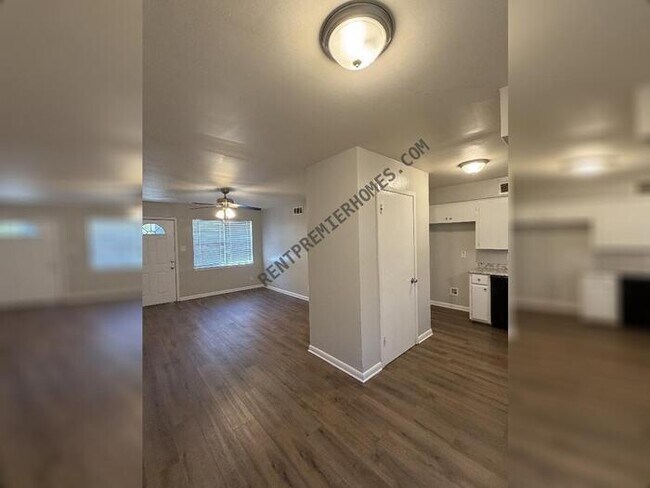 Foto del edificio - 7720 Bradley Dr