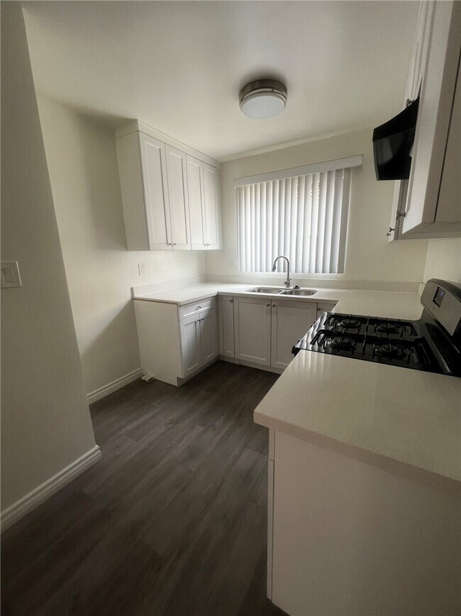 Foto del edificio - 5434 Sierra Vista Ave