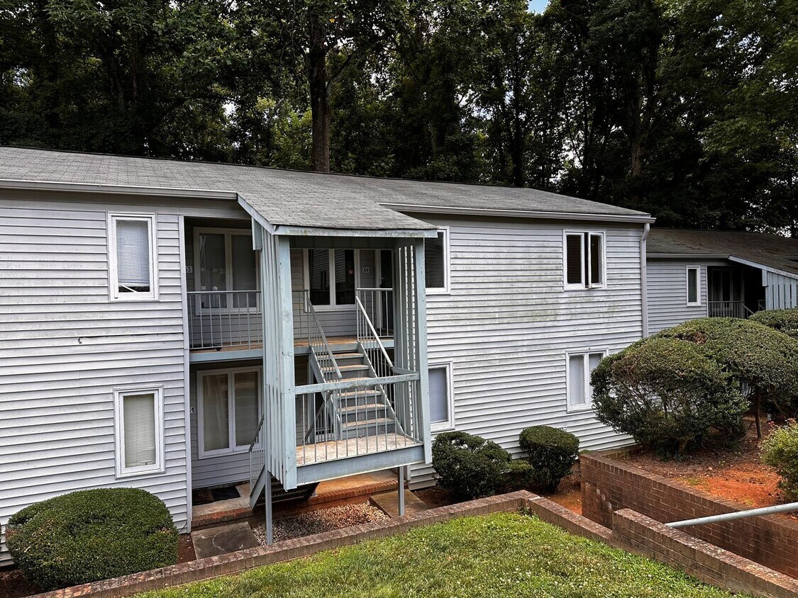 Primary Photo - Renovated 1 bedroom 1 bath condo for rent ...