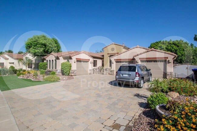 Building Photo - 1326 E Catamaran Dr