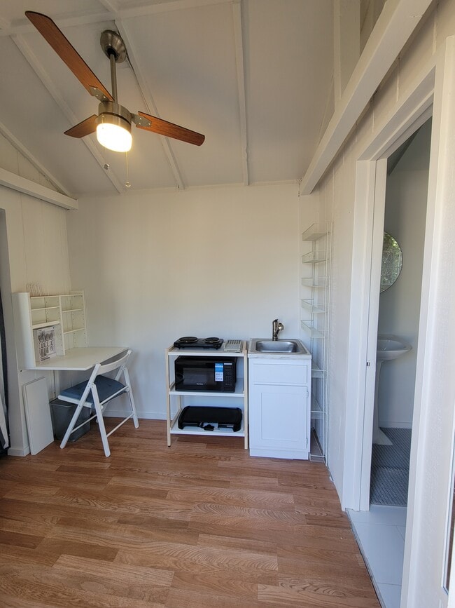 Building Photo - 5725 Burnet Ave