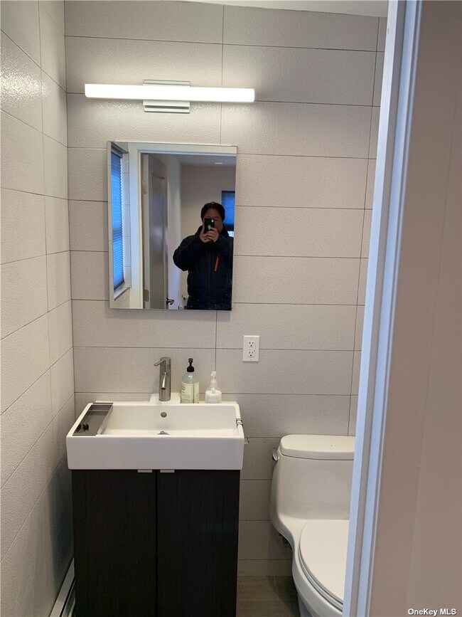 Foto del edificio - 87-24 52nd Ave