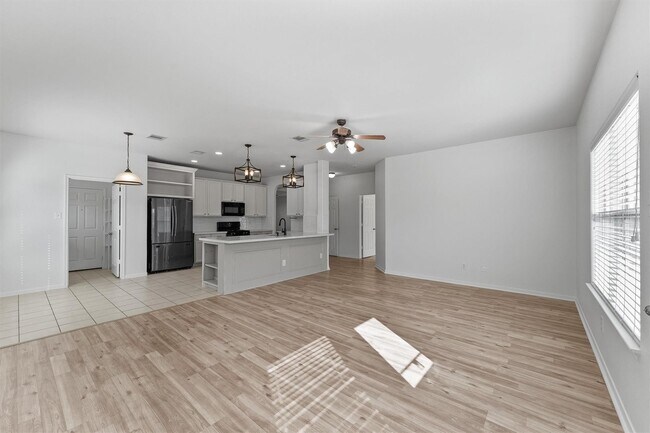Foto del edificio - 4423 Garden Ridge Ct