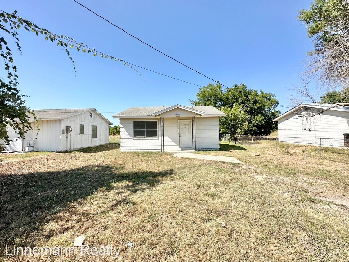 1319 W Stan Schlueter Loop, Killeen, TX 76549 House Rental in Killeen
