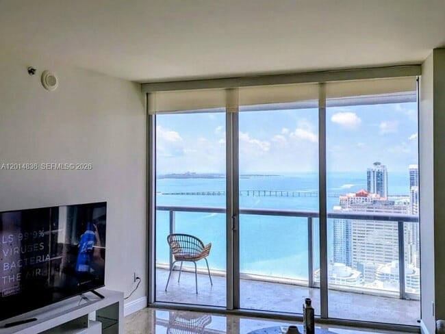 Foto del edificio - 495 Brickell Ave
