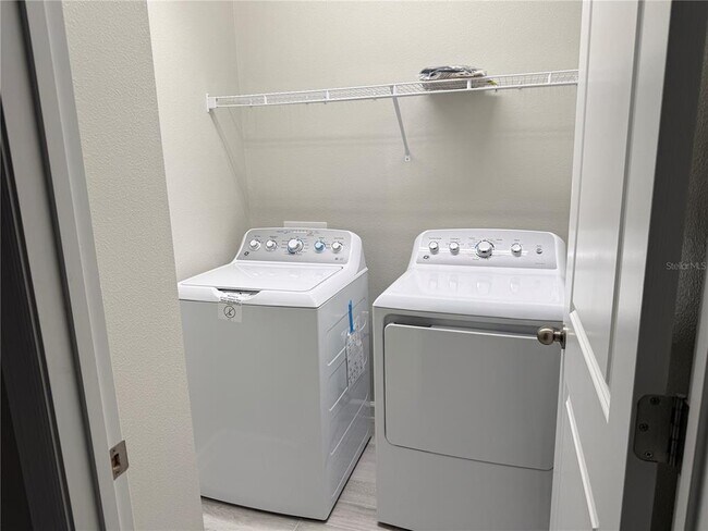 Foto del edificio - 14910 Harvest St