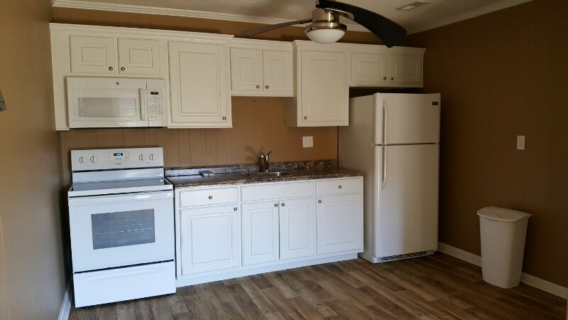 Primary Photo - 1 Twin Lakes Dr