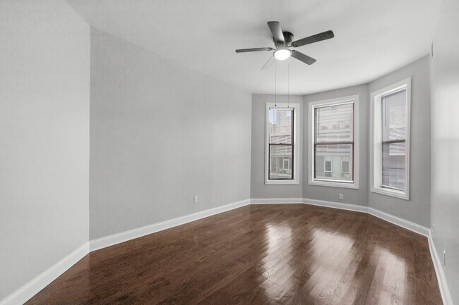 Foto del edificio - 908 W Montrose Ave