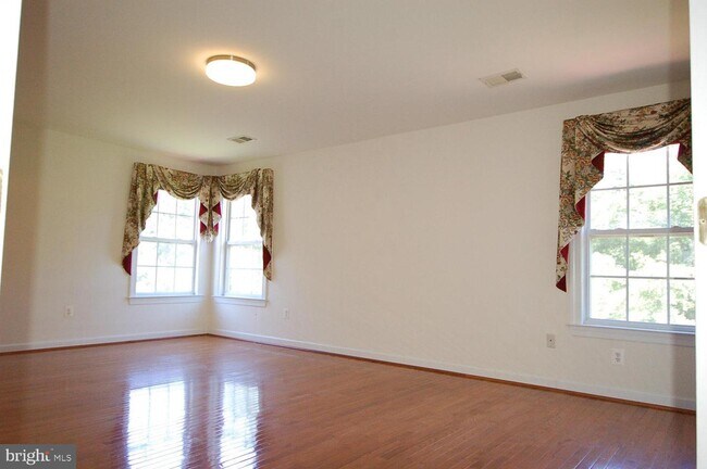 Foto del edificio - 1260 Colonial Park Dr