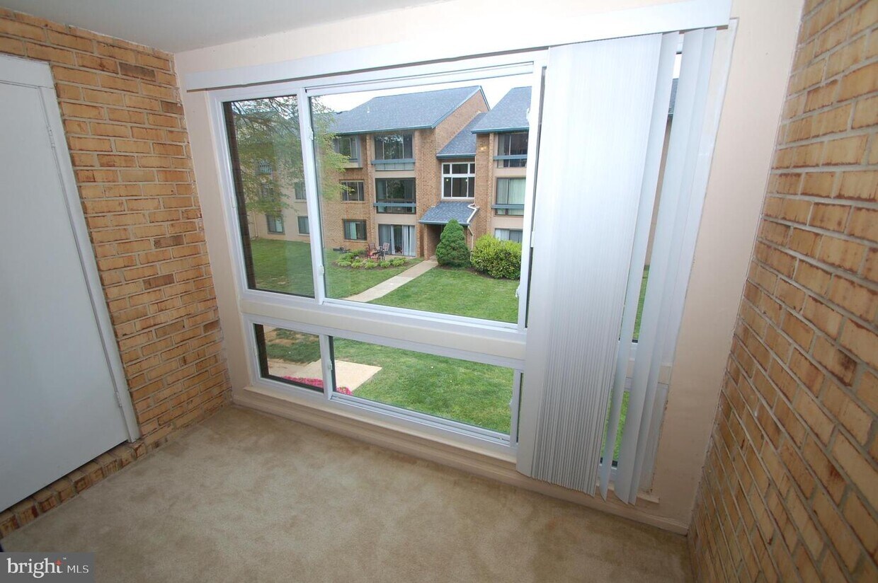 10218 Bushman Dr Unit 112, Oakton, VA 22124 Condo for Rent in Oakton