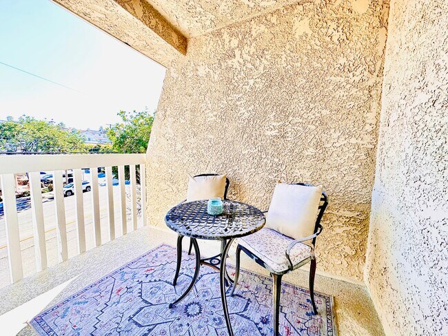 Patio superior1 - 1307 Aviation Blvd