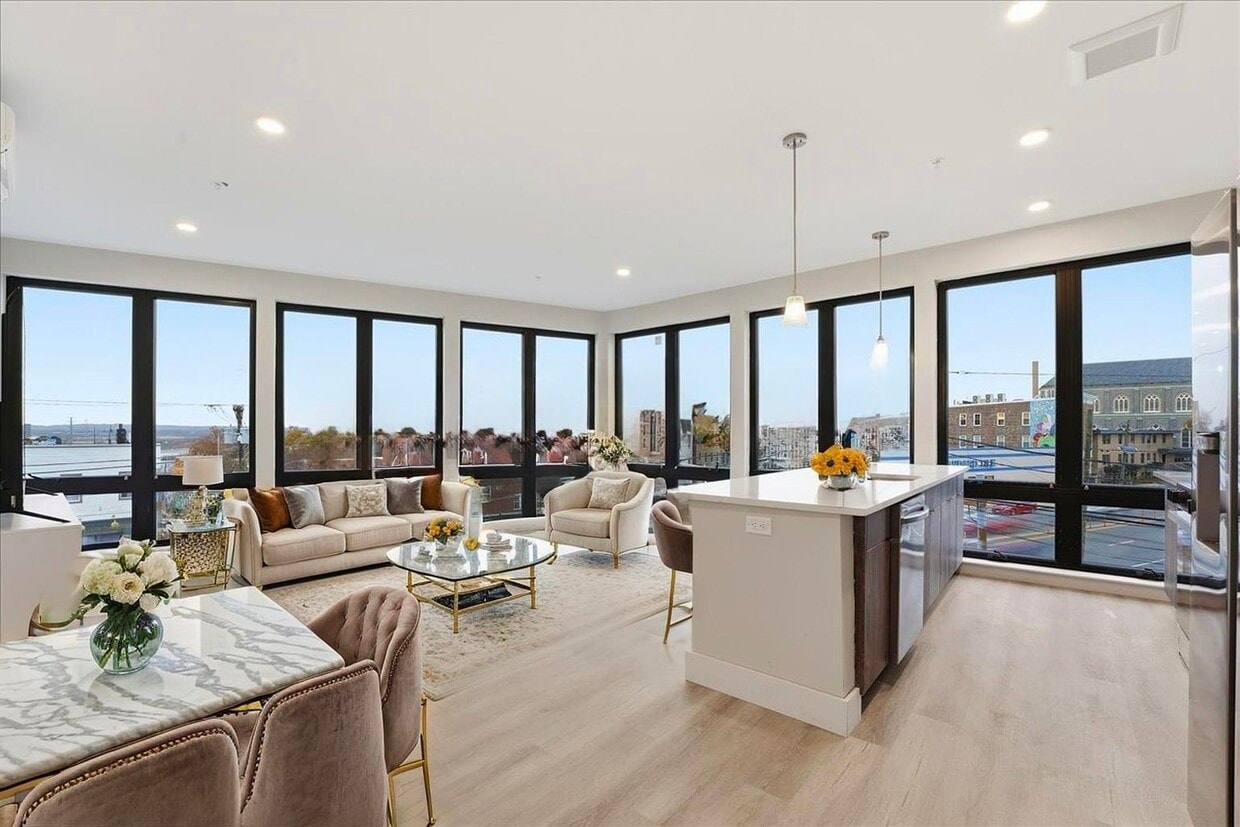 Foto principal - 3516 John F. Kennedy Blvd