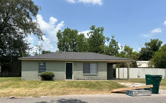 Building Photo - 880 W Verdine St