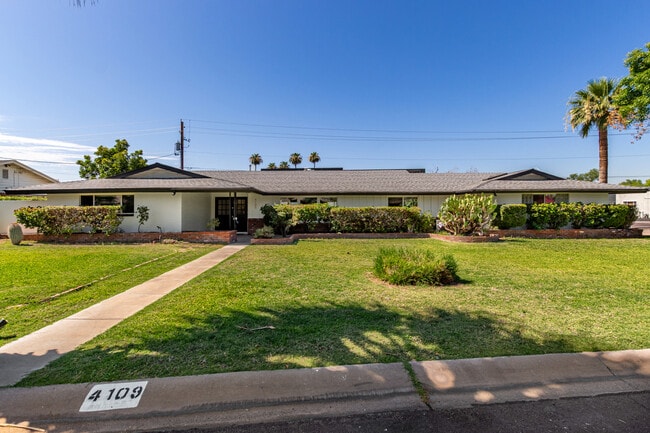 Building Photo - 4109 N 33rd Pl