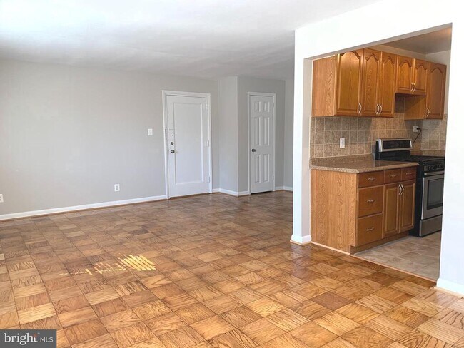 Foto del edificio - 2061 N Woodstock St