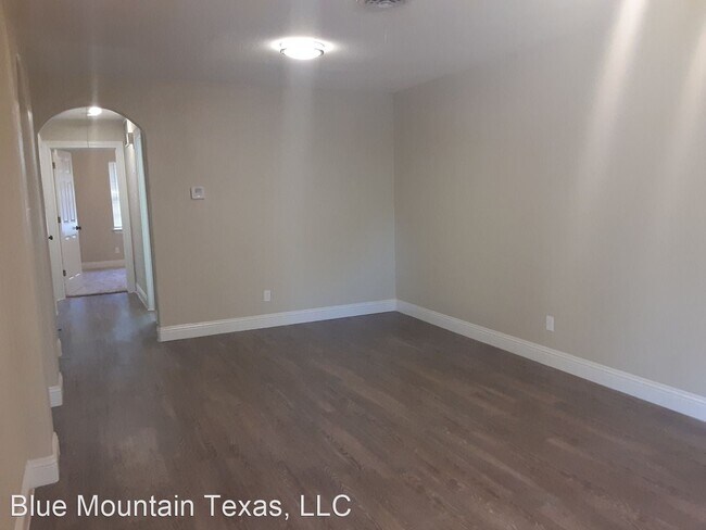 Building Photo - 10019 Olmos Dr