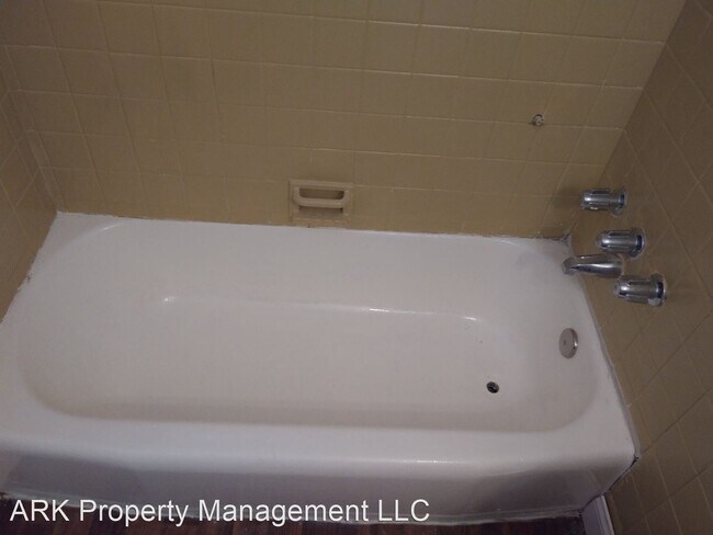 Foto del edificio - 18025 Greenfield Rd