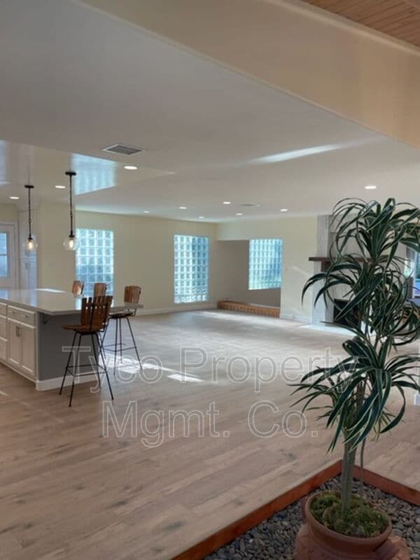 Building Photo - 4819 Whippoorwill Ln