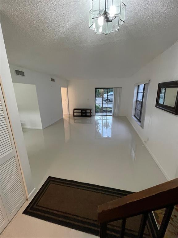 Foto del edificio - 2718 S University Dr