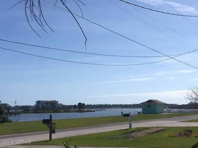 Foto del edificio - 302 Lejeune Rd