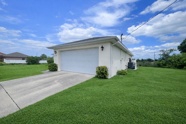 Foto del edificio - SPACIOUS 3Bd / 2 Ba SINGLE FAMILY HOUSE AVAILABLE